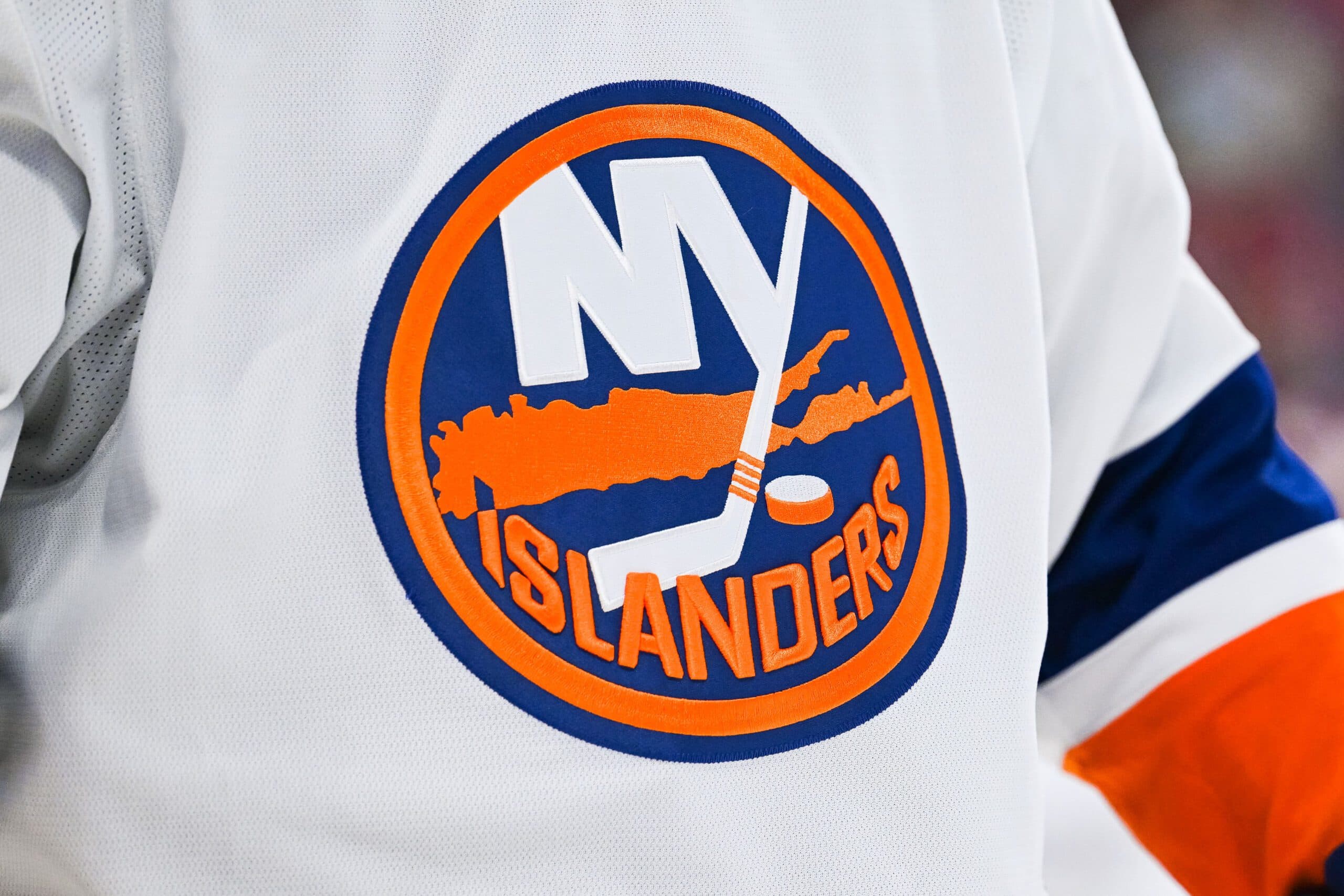 New York Islanders hire Benoit Desrosiers as an assistant coach