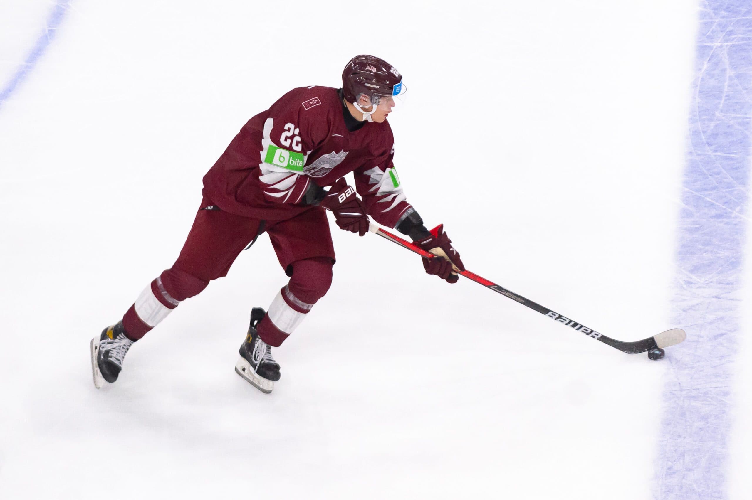 Florida Panthers sign Sandis Vilmanis to three-year, entry-level contract