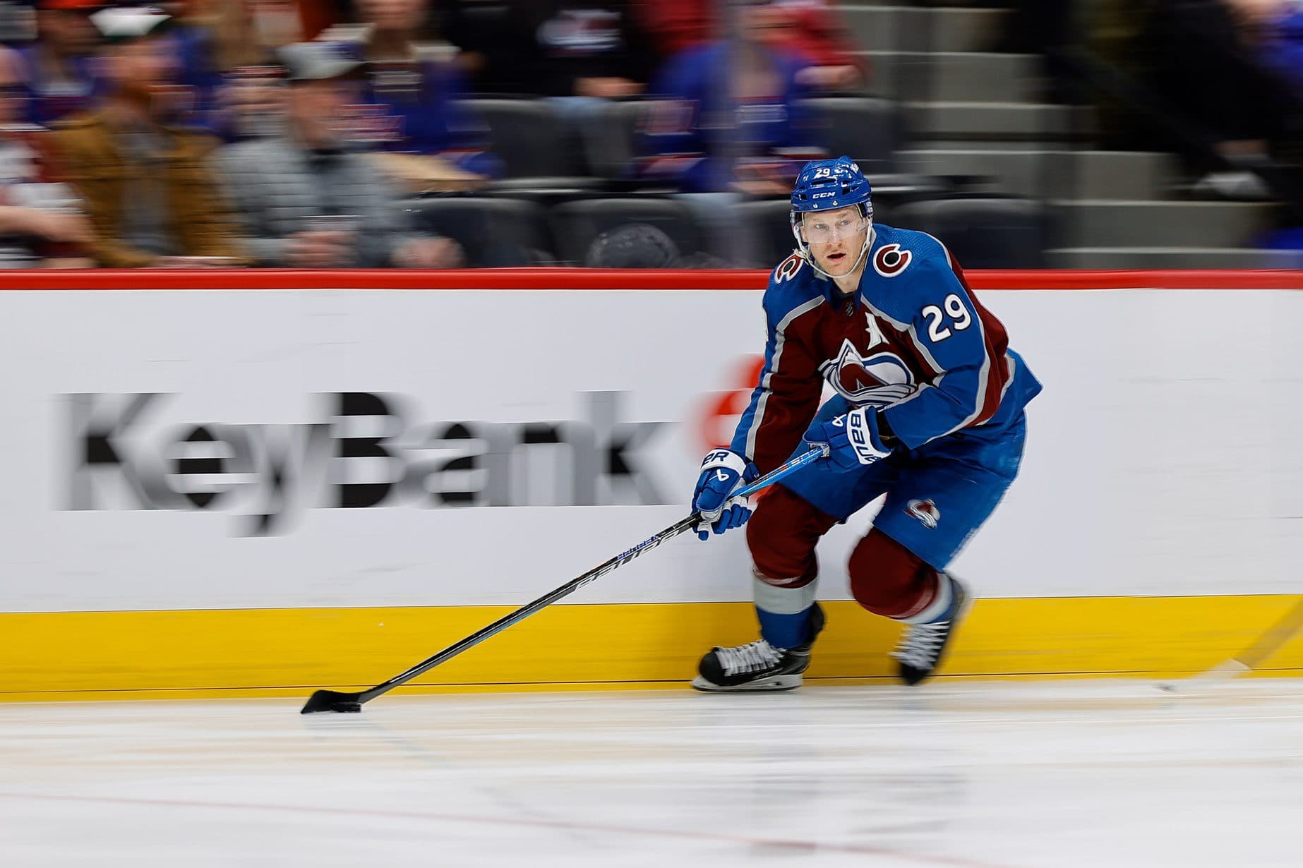 Colorado Avalanche’s Nathan MacKinnon sees season-long home point streak end at 35 games