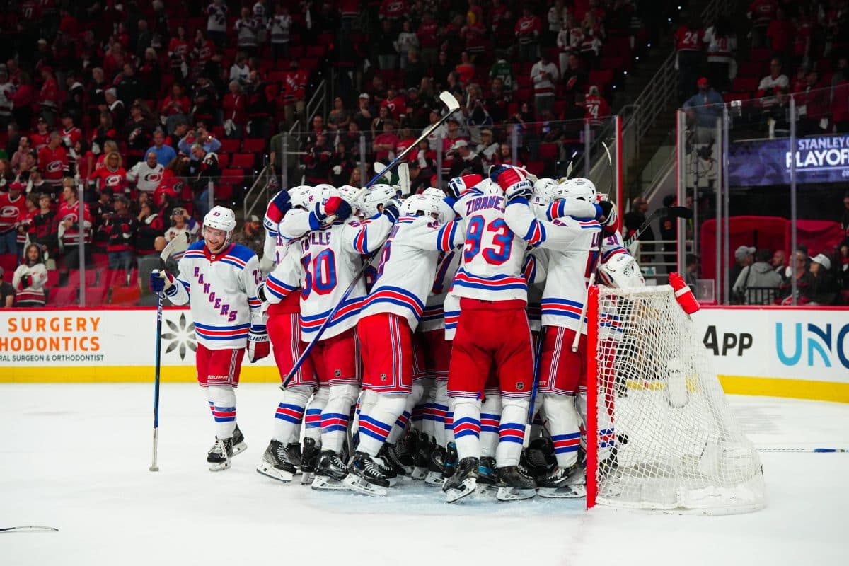 Rangers celebrate playoff win over Hurricanes