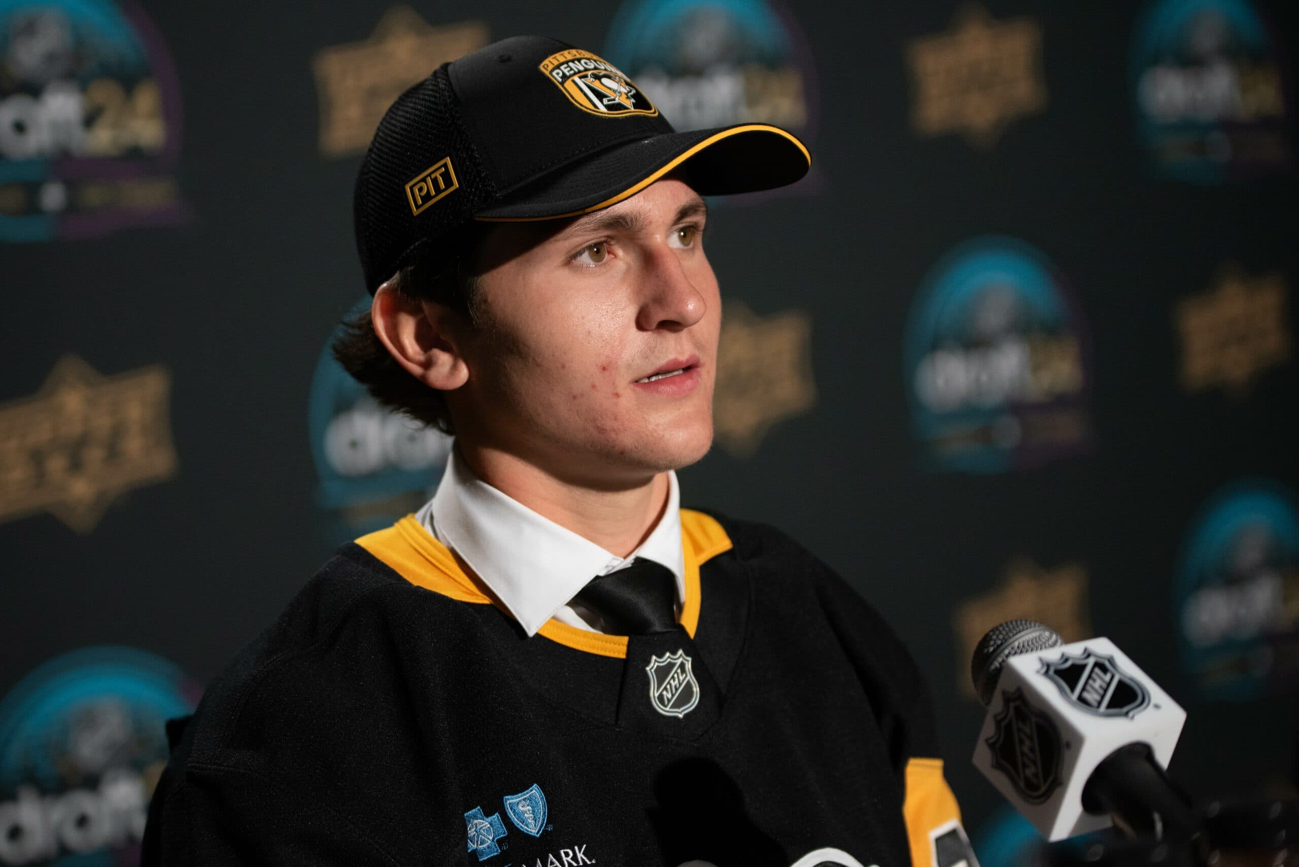 Penguins sign Tanner Howe to a three-year, entry-level contract