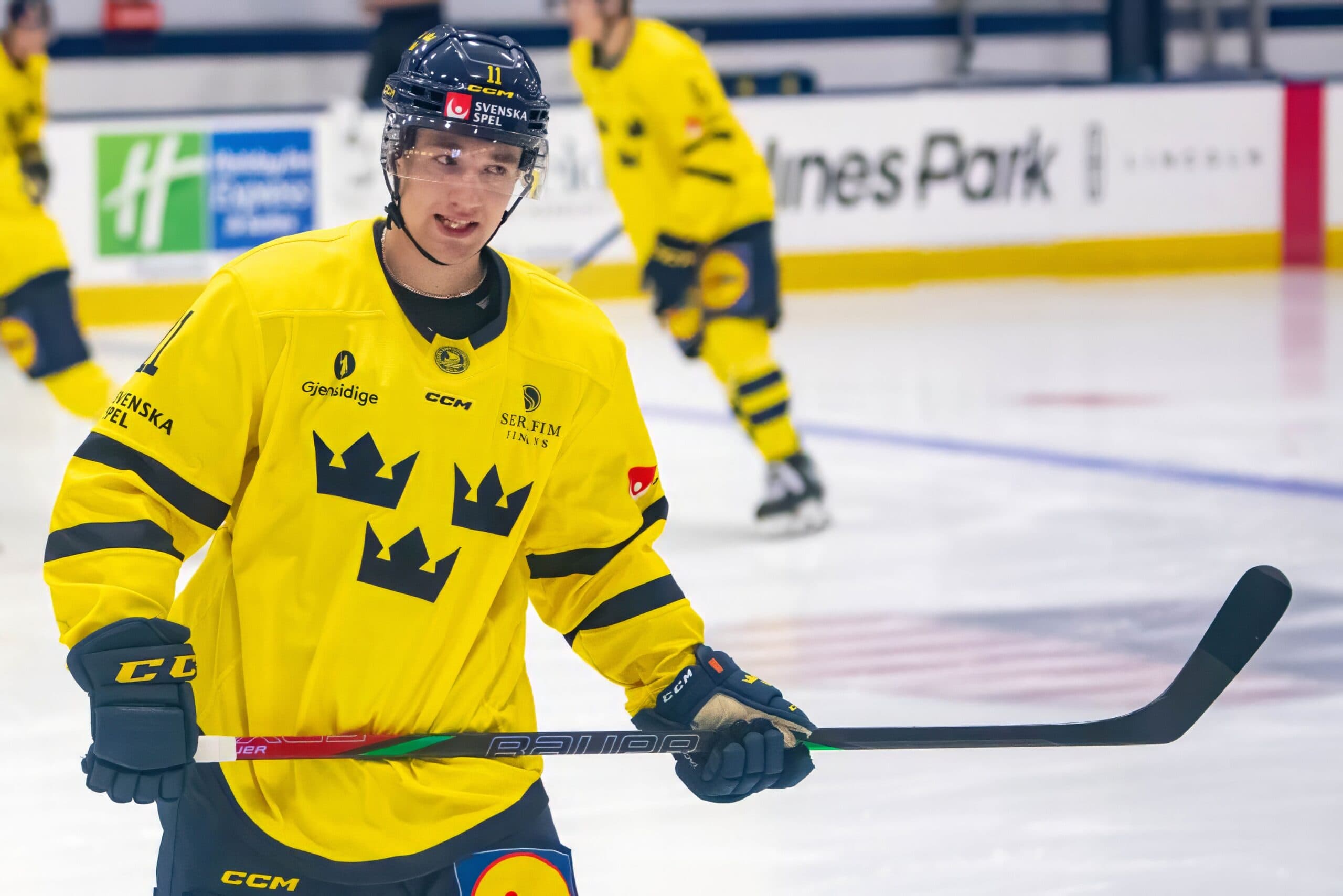 Ducks sign Lucas Pettersson to three-year entry-level contract