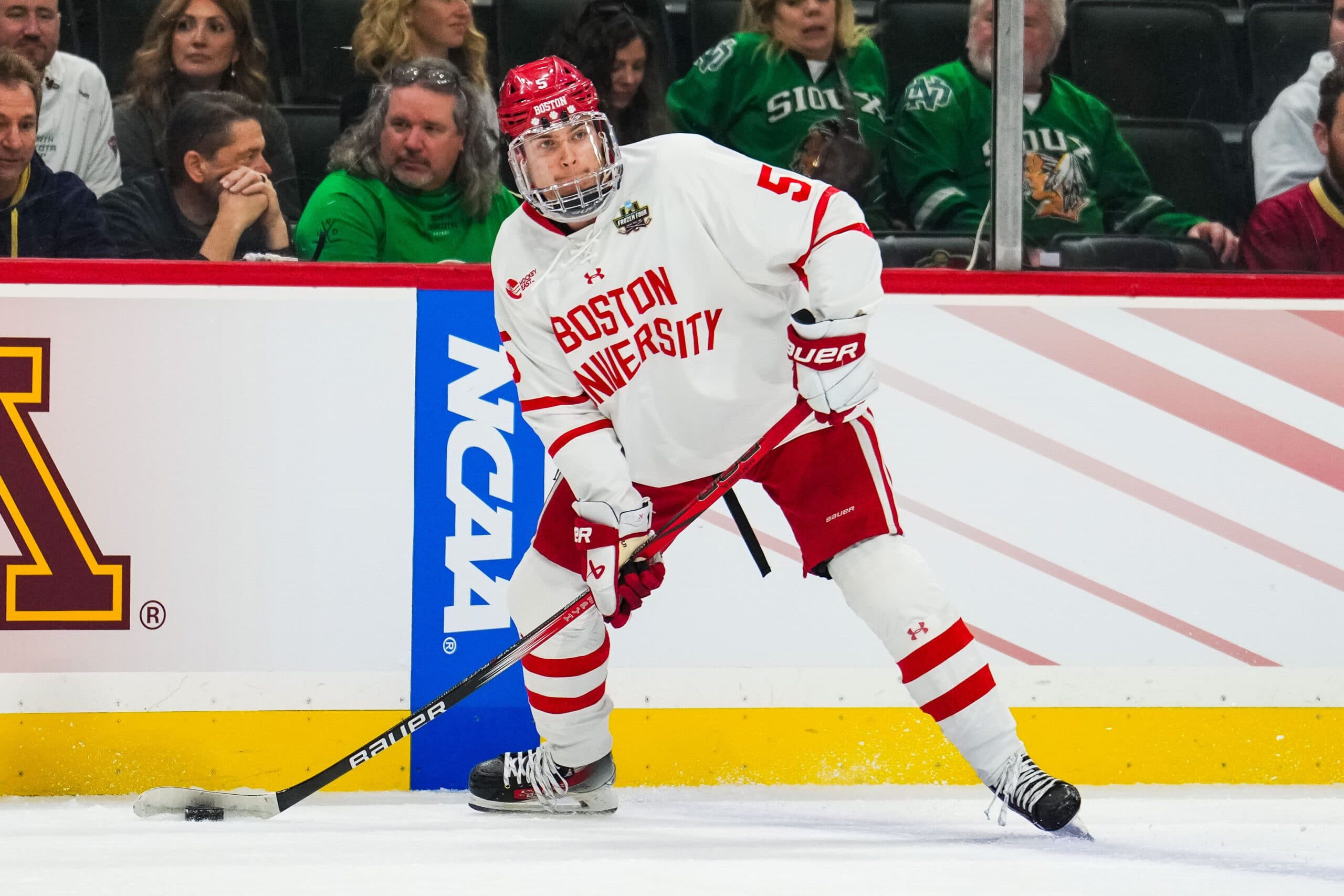 Canucks sign top prospect Tom Willander to entry-level contract