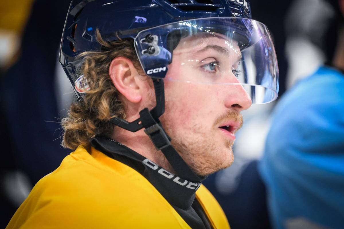 Predators sign Ozzy Wiesblatt to two-year, two-way contract