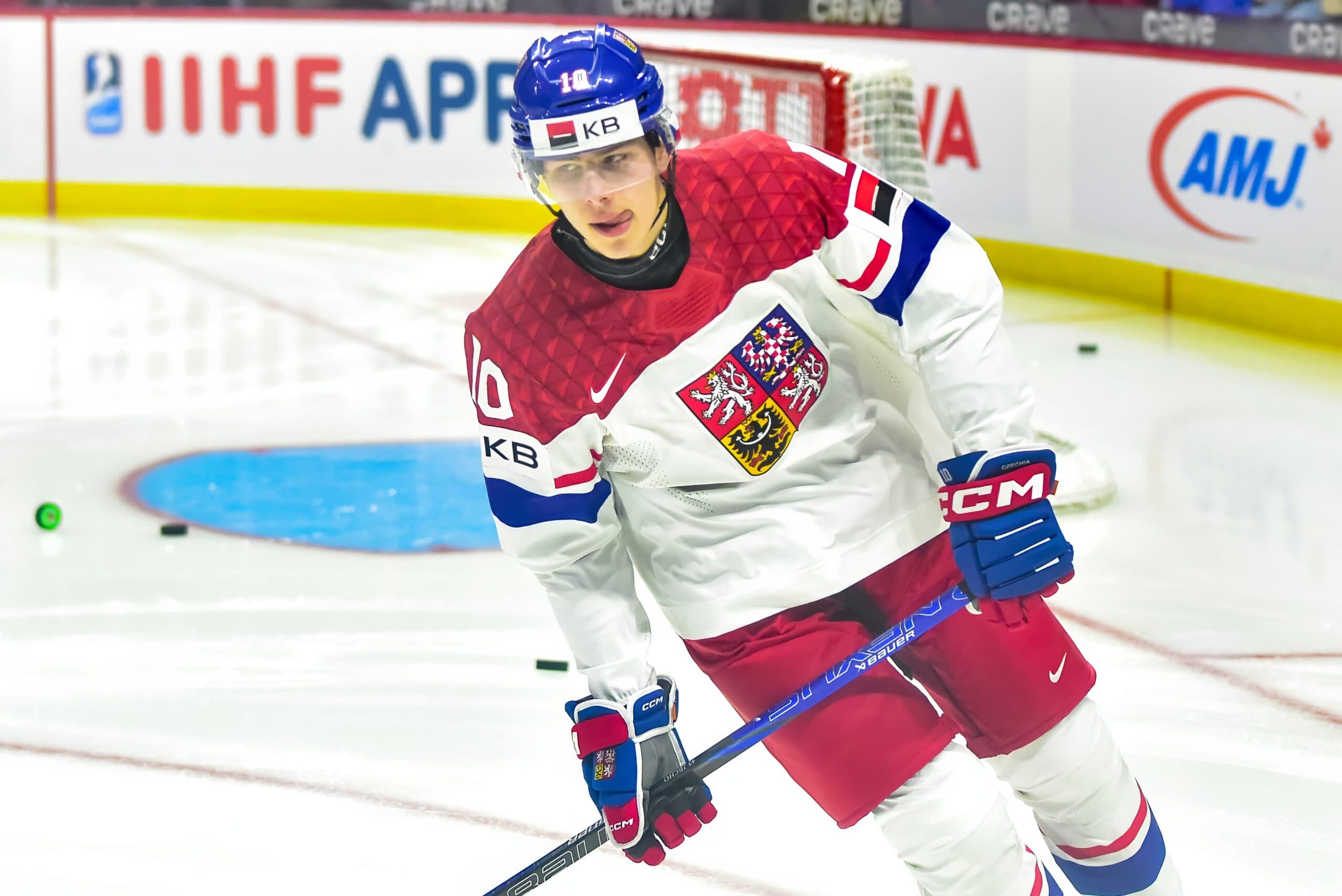 Blues sign Adam Jecho, Lukas Fischer to entry-level contracts