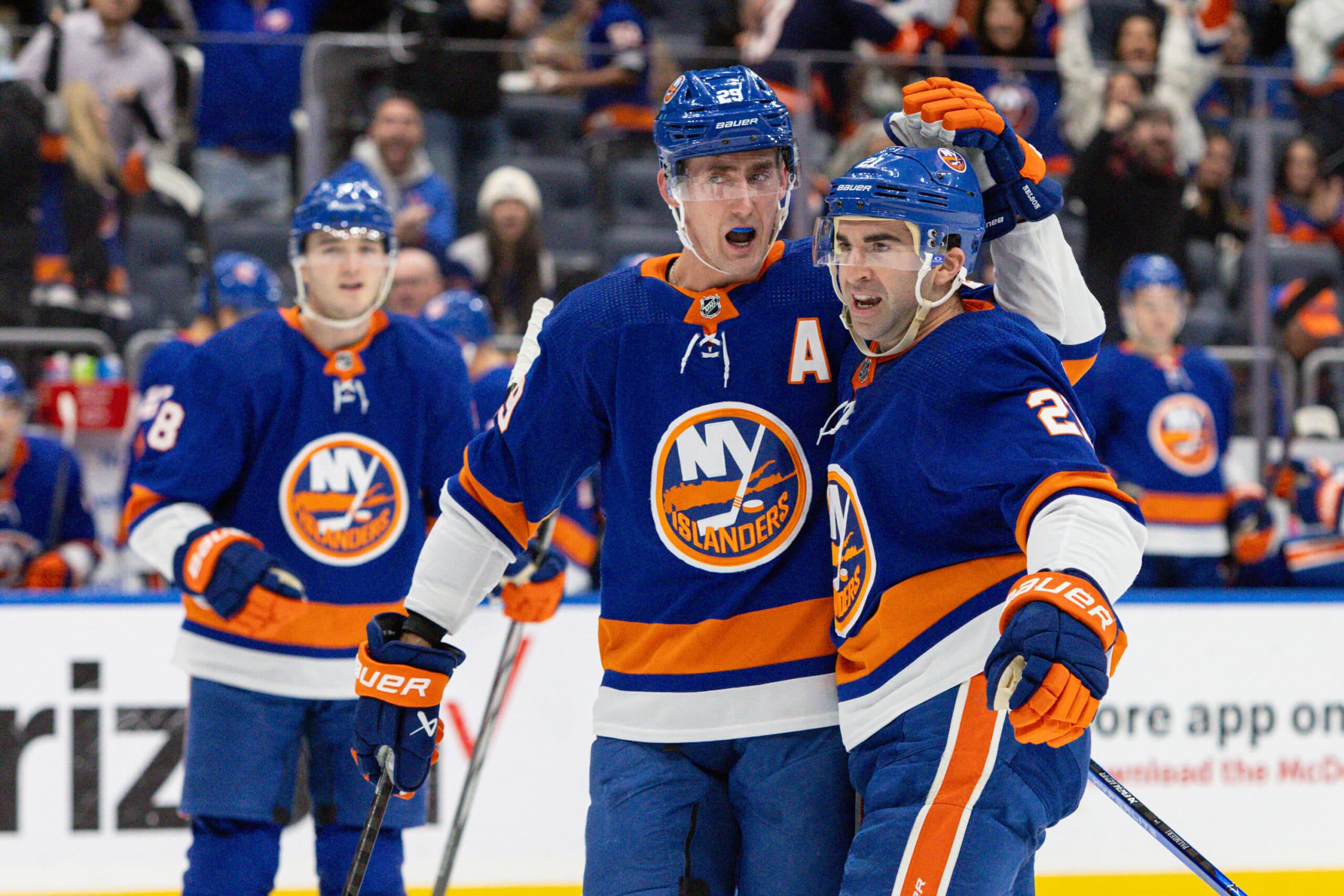 Lamoriello: Islanders unlikely to trade Nelson, Palmieri while in playoff contention