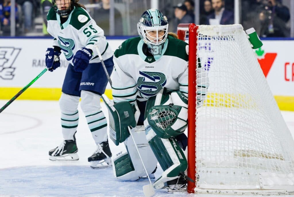 Boston Fleet goaltender Aerin Frankel