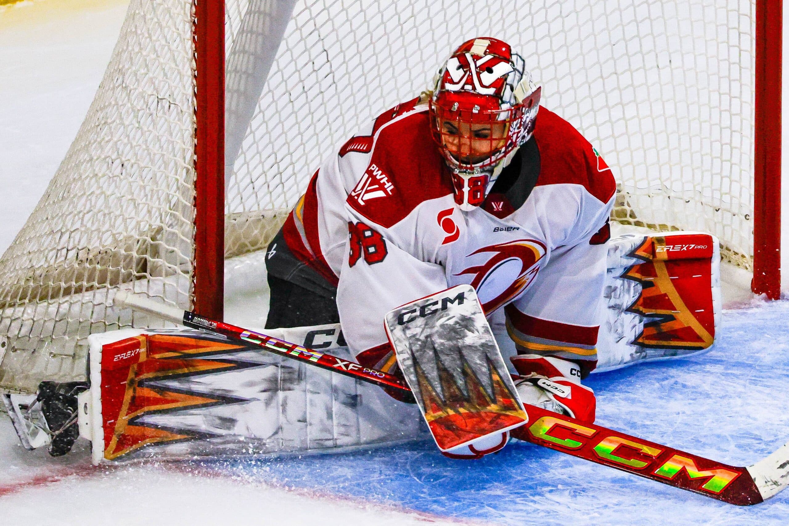Ottawa Charge goaltender Emerance Maschmeyer