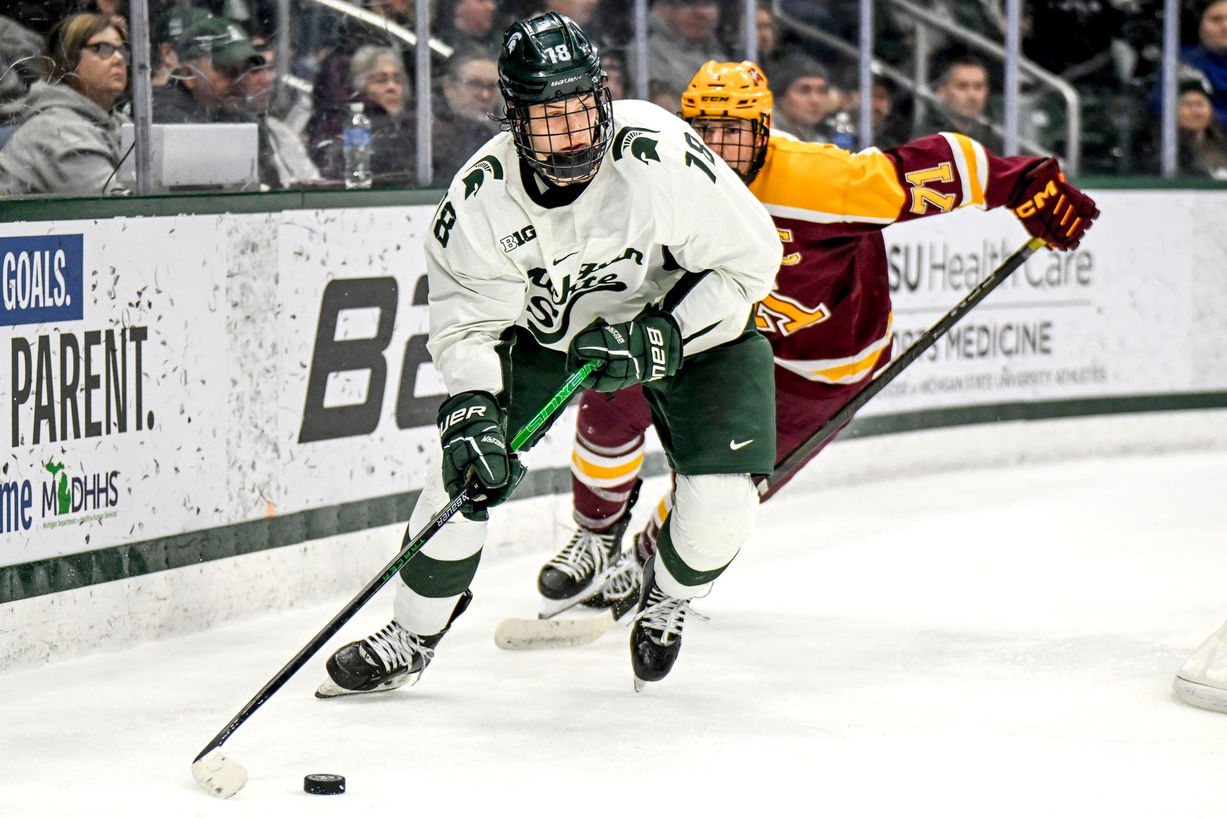 Islanders sign Joey Larson to entry-level contract