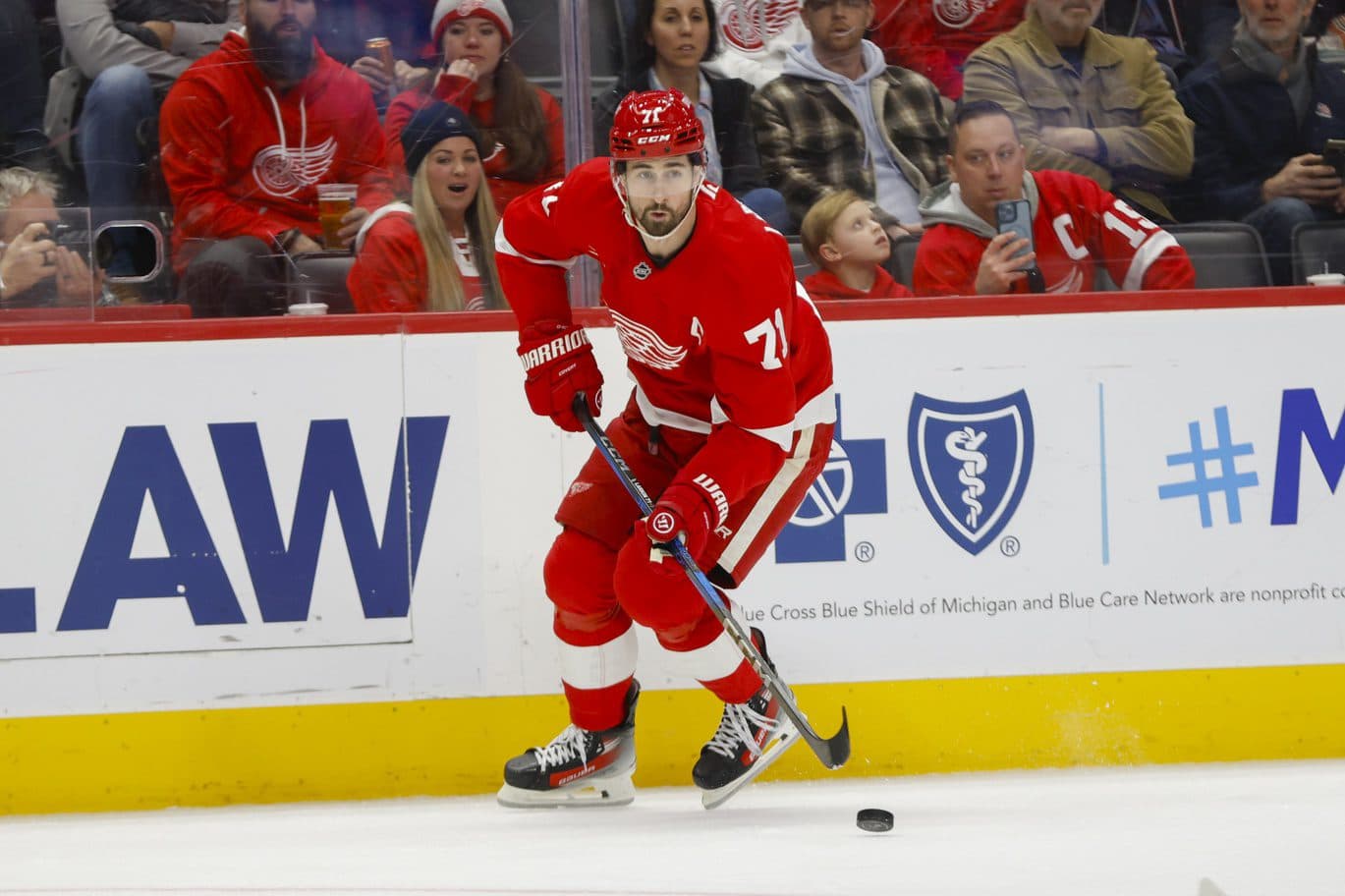 Detroit Red Wings center Dylan Larkin (71) handles the puck during the second period of the game between the Detroit Red Wings and the Anaheim Ducks at Little Caesars Arena.