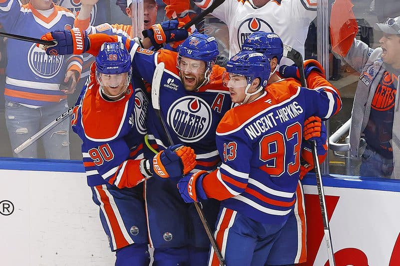 The Edmonton Oilers celebrate a goal scored by forward Leon Draisaitl (29) during overtime against the Los Angeles Kings in game four of the first round of the 2025 Stanley Cup Playoffs at Rogers Place.