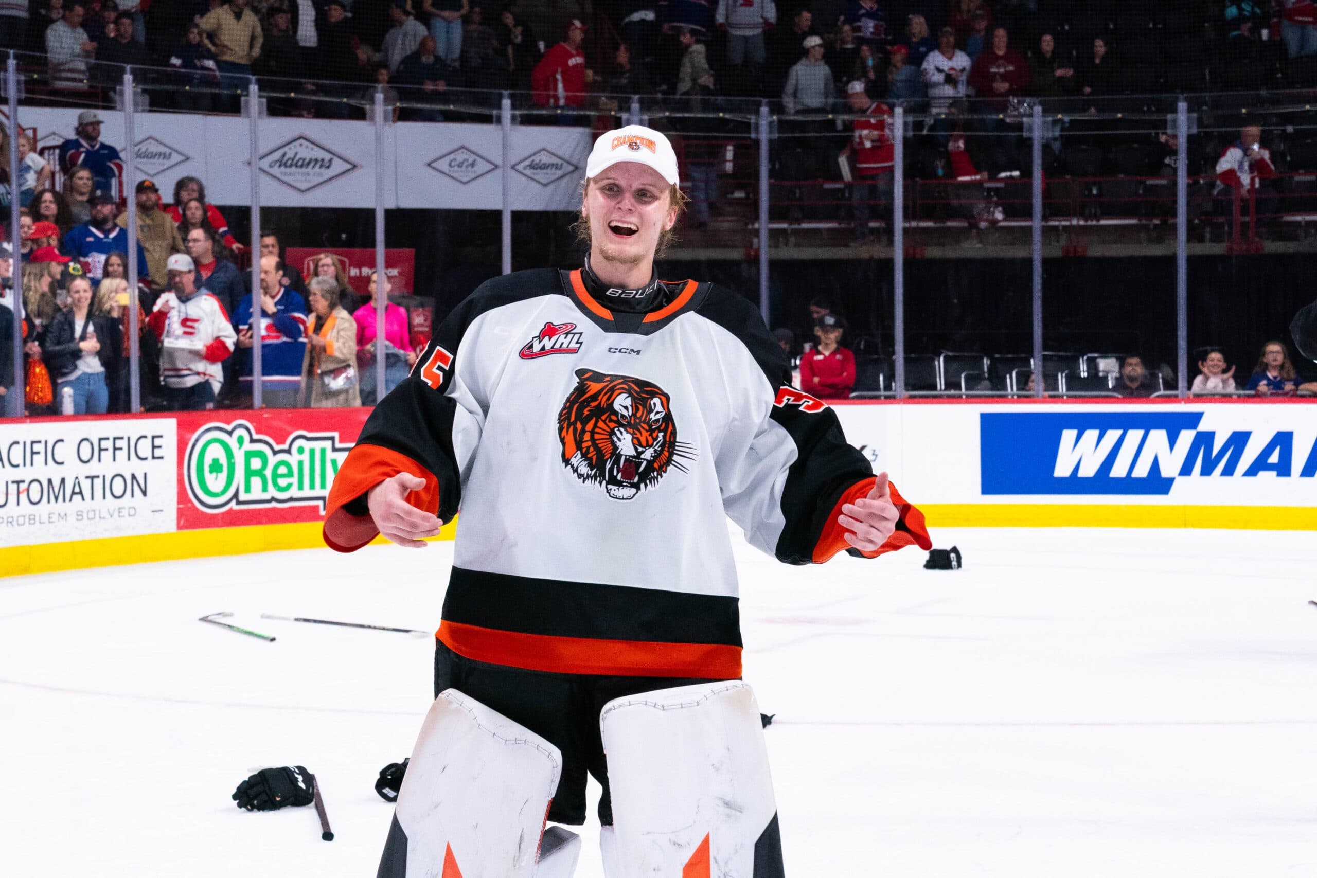 Lightning sign Harrison Meneghin to entry-level contract