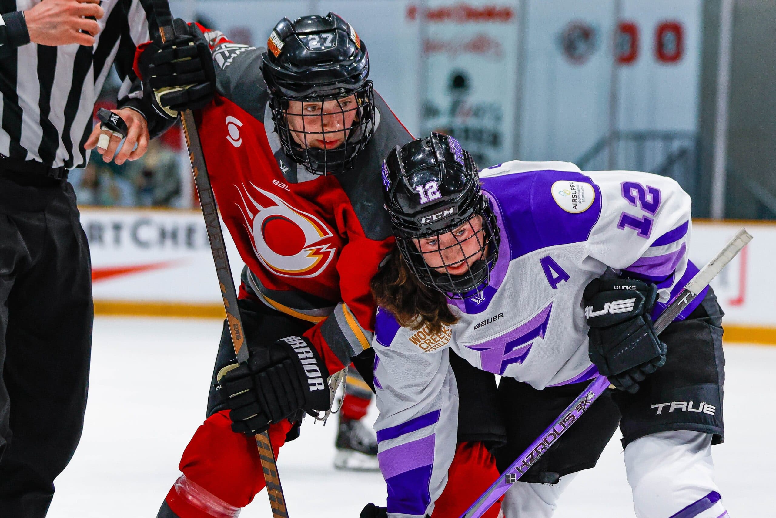 Ottawa Charge forward Shiann Darkangelo, Minnesota Frost forward Kelly Pannek