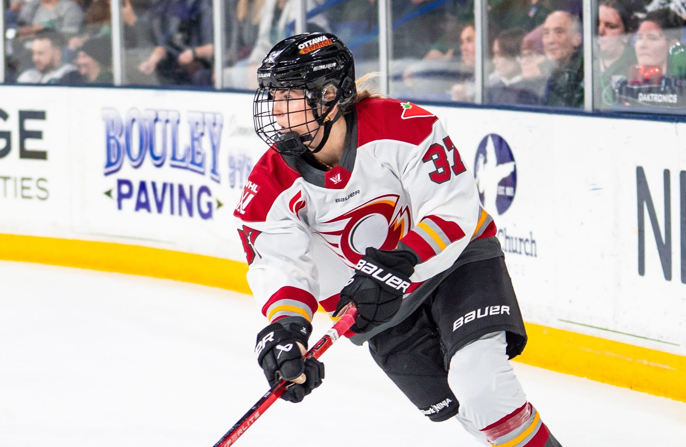 Ottawa Charge forward Rebecca Leslie