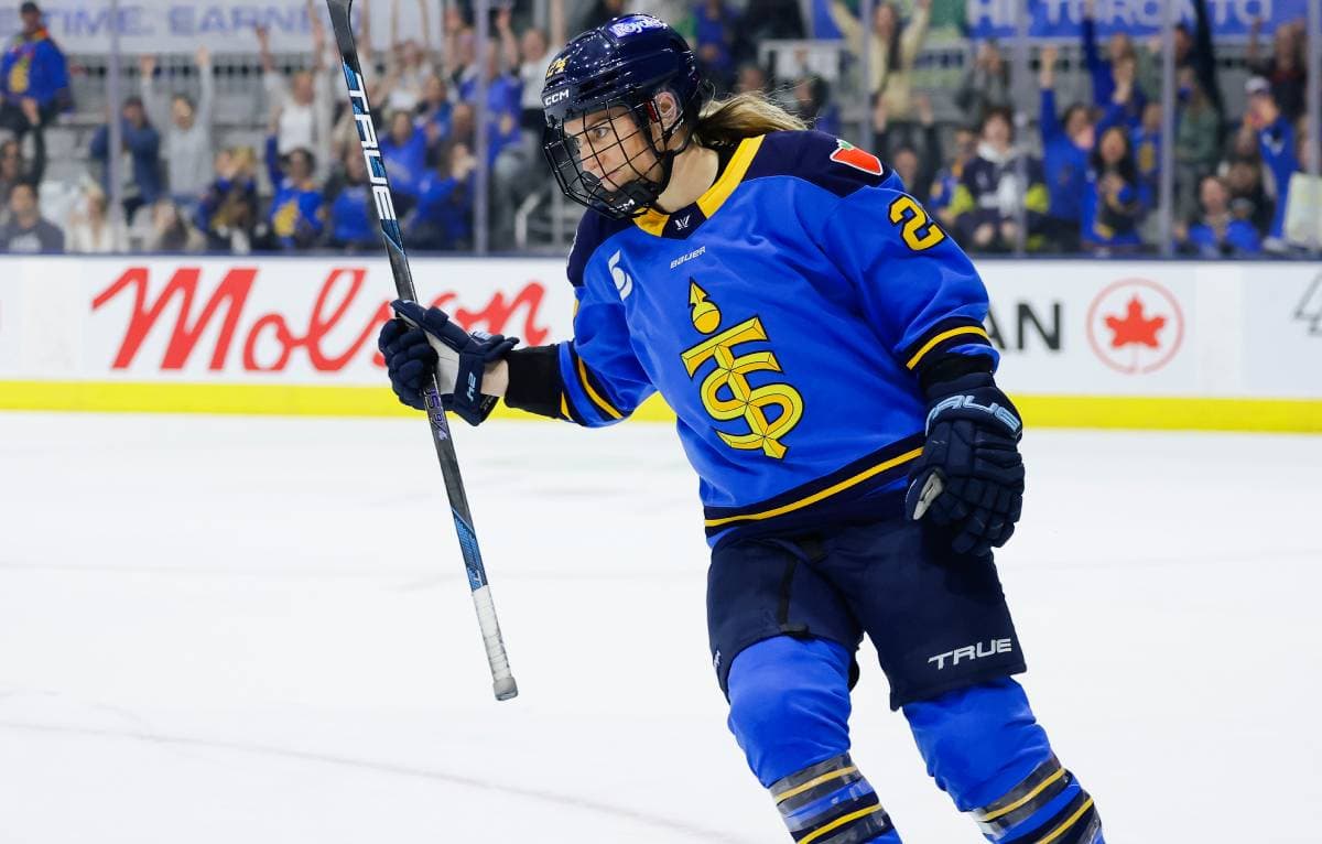 Sceptres sign Natalie Spooner to two-year extension