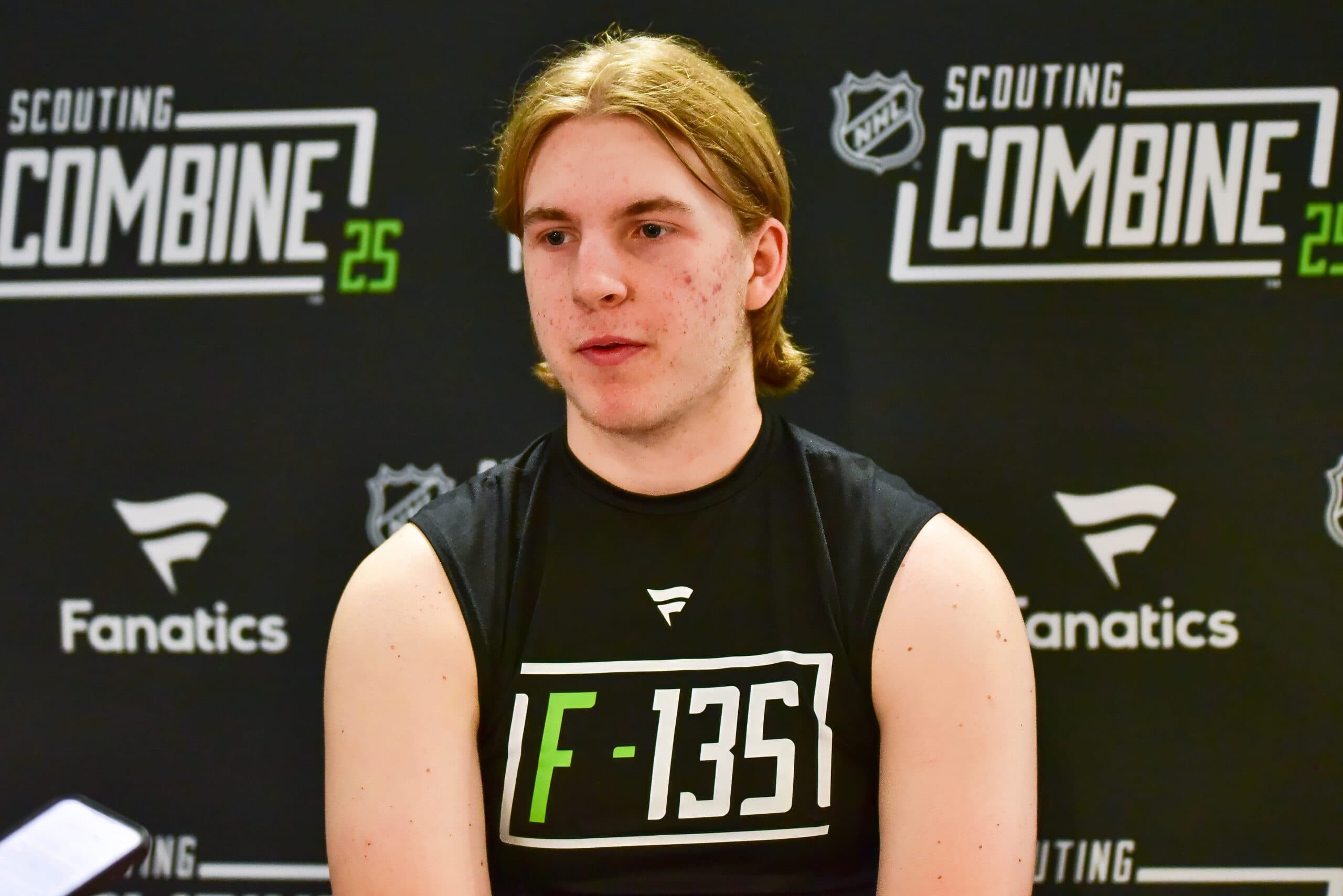 Blackhawks select Nathan Behm No. 66 overall in 2025 NHL Draft