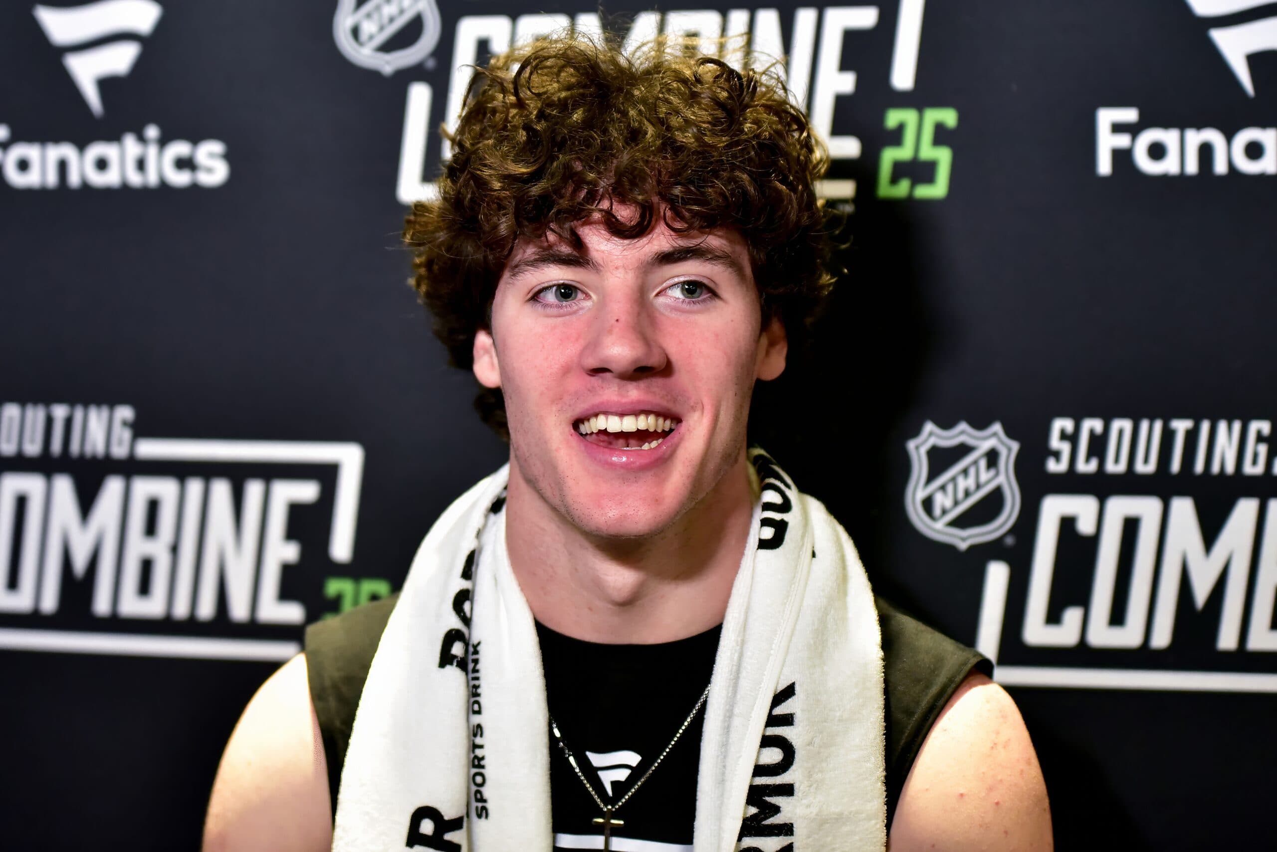 Blackhawks select Mason West No. 29 overall in 2025 NHL Draft