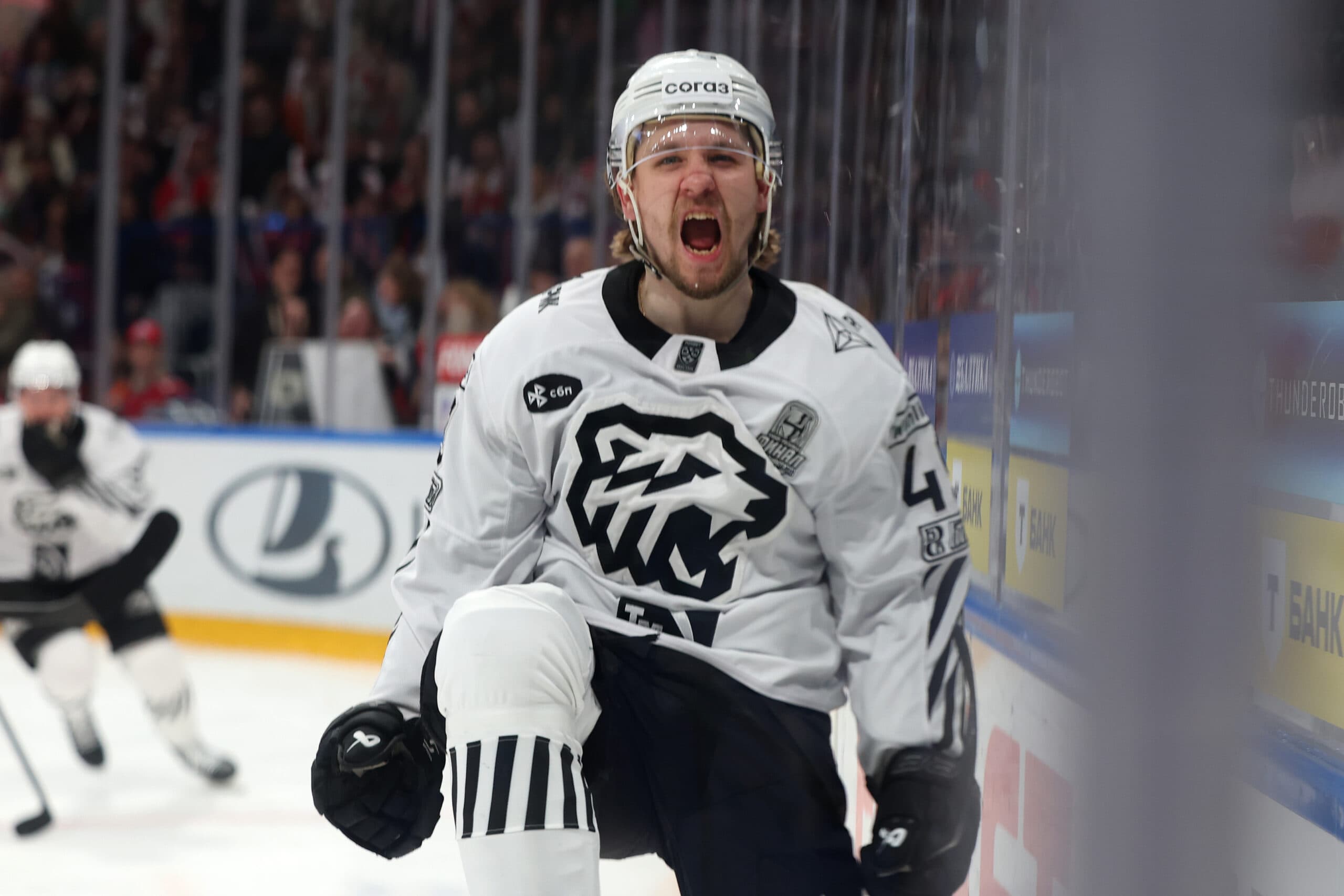 Islanders sign Maxim Shabanov to one-year entry-level contract