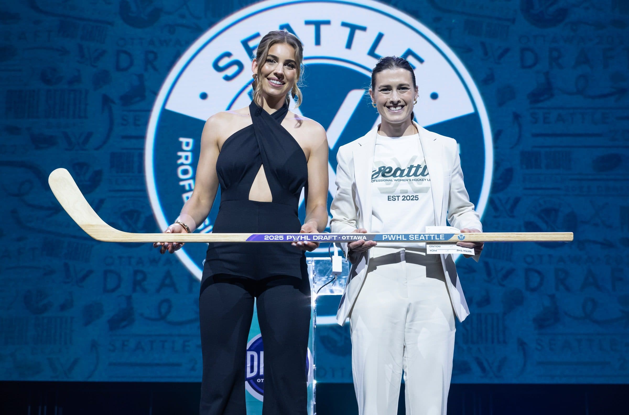 Seattle signs Hannah Murphy to two-year contract