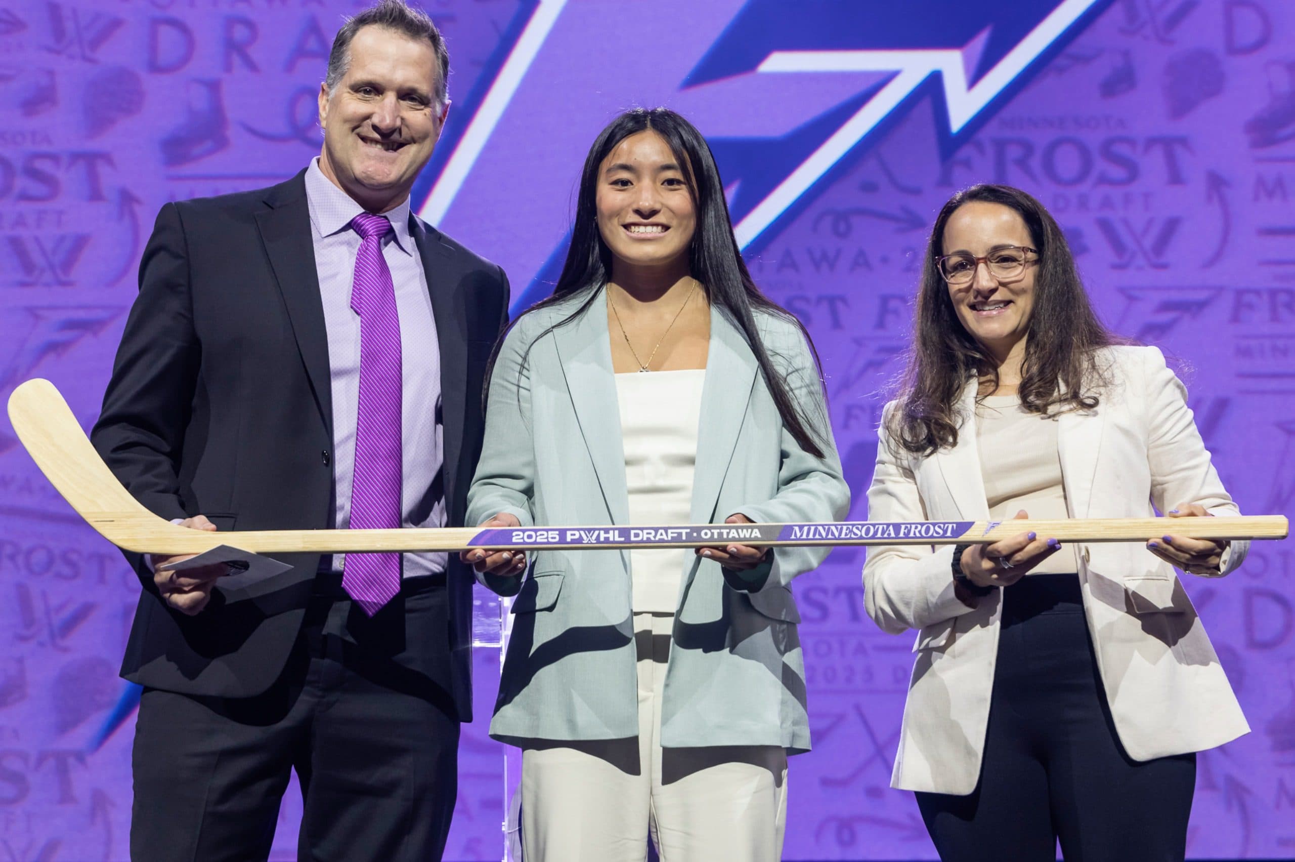 Frost sign Anna Segedi to two-year contract