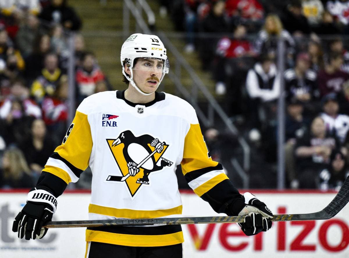 Penguins sign Connor Dewar to one-year contract