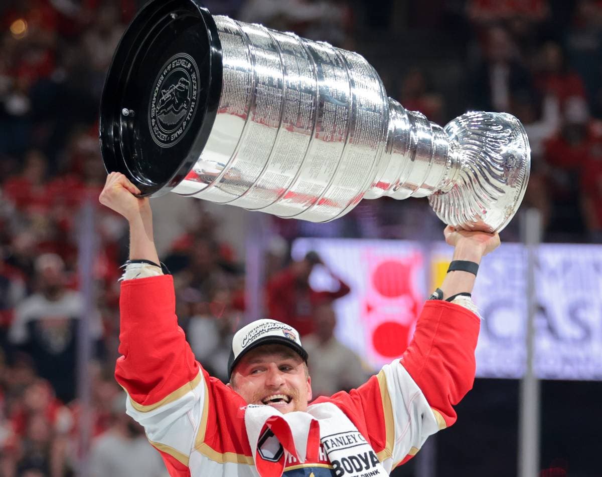 Nico Sturm returns to Wild on two-year deal