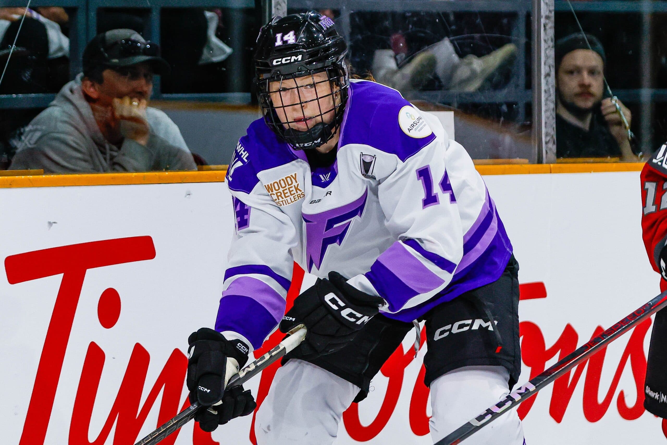 Minnesota Frost forward Dominique Petrie