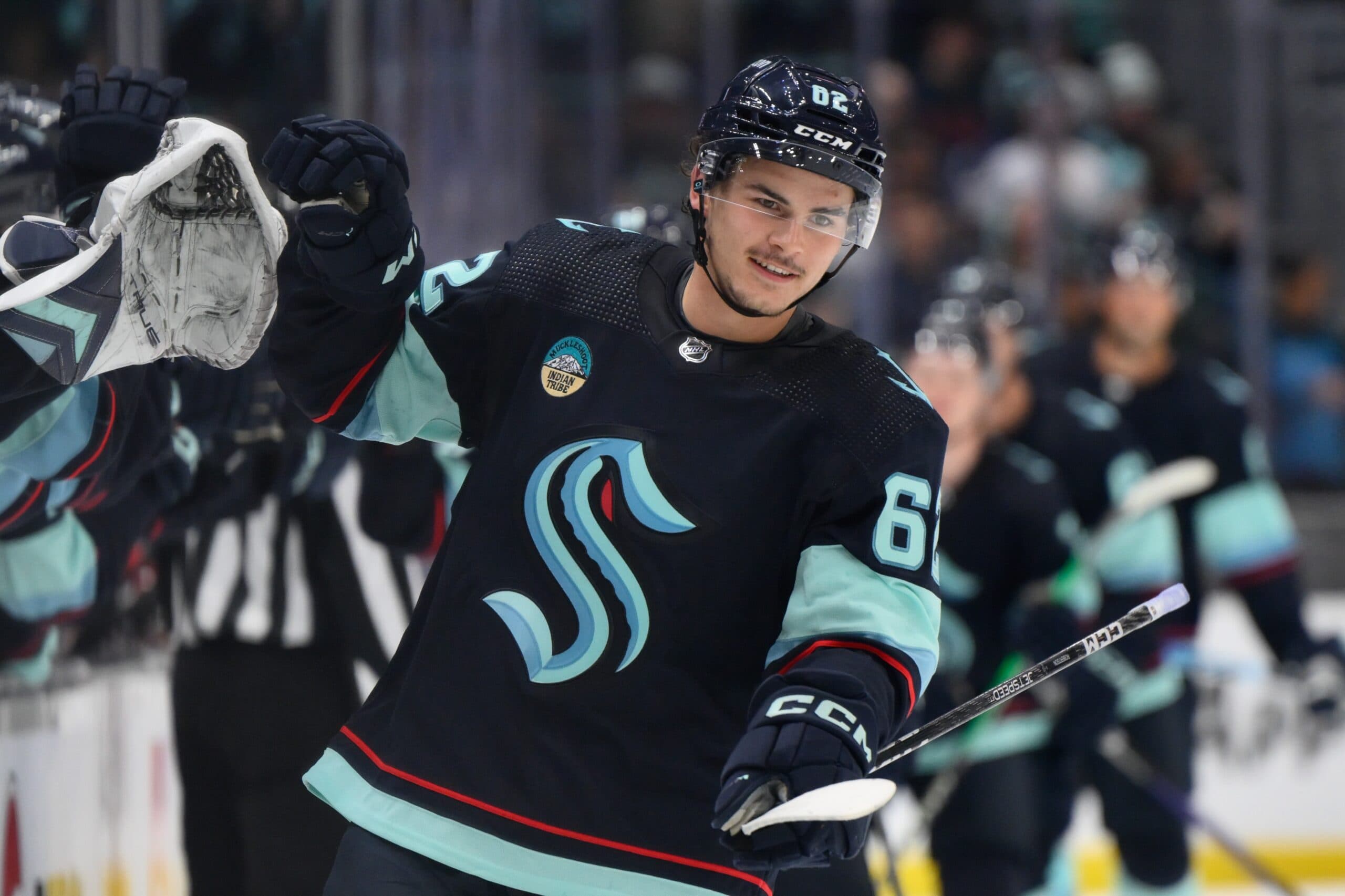 Flyers acquire Tucker Robertson from Kraken for Jon-Randall Avon