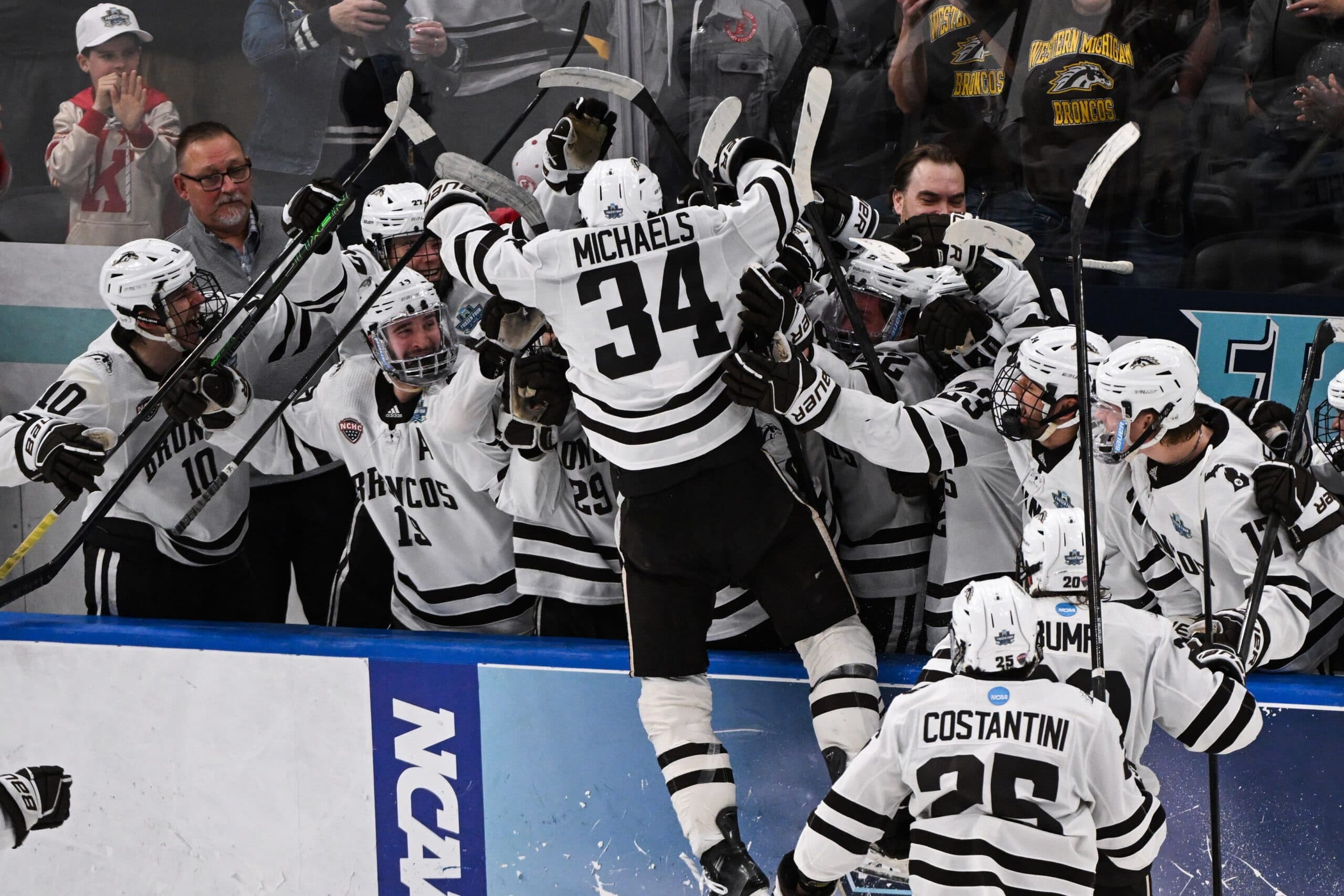 Western Michigan Broncos forward Owen Michaels