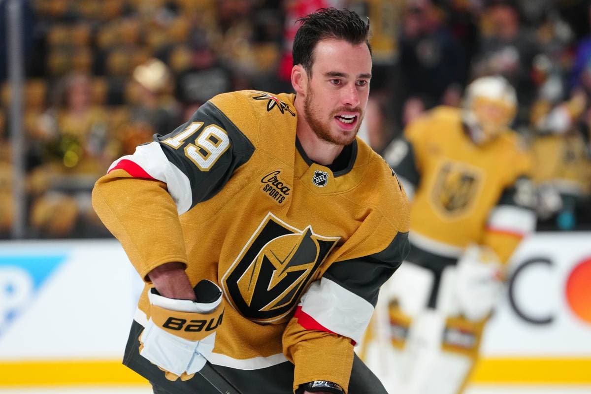 ‘He just took out a tooth!’: Comedian Will Burkart has funny interaction with Golden Knights’ Reilly Smith