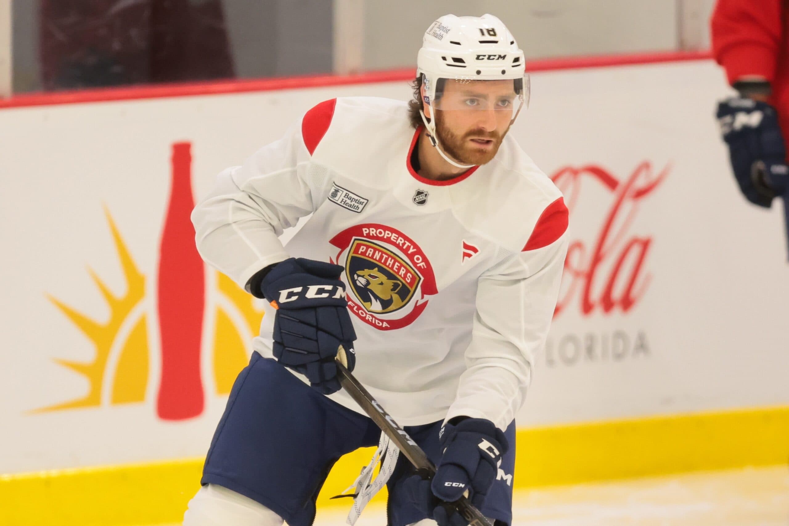 Panthers sign Noah Gregor to one-year contract