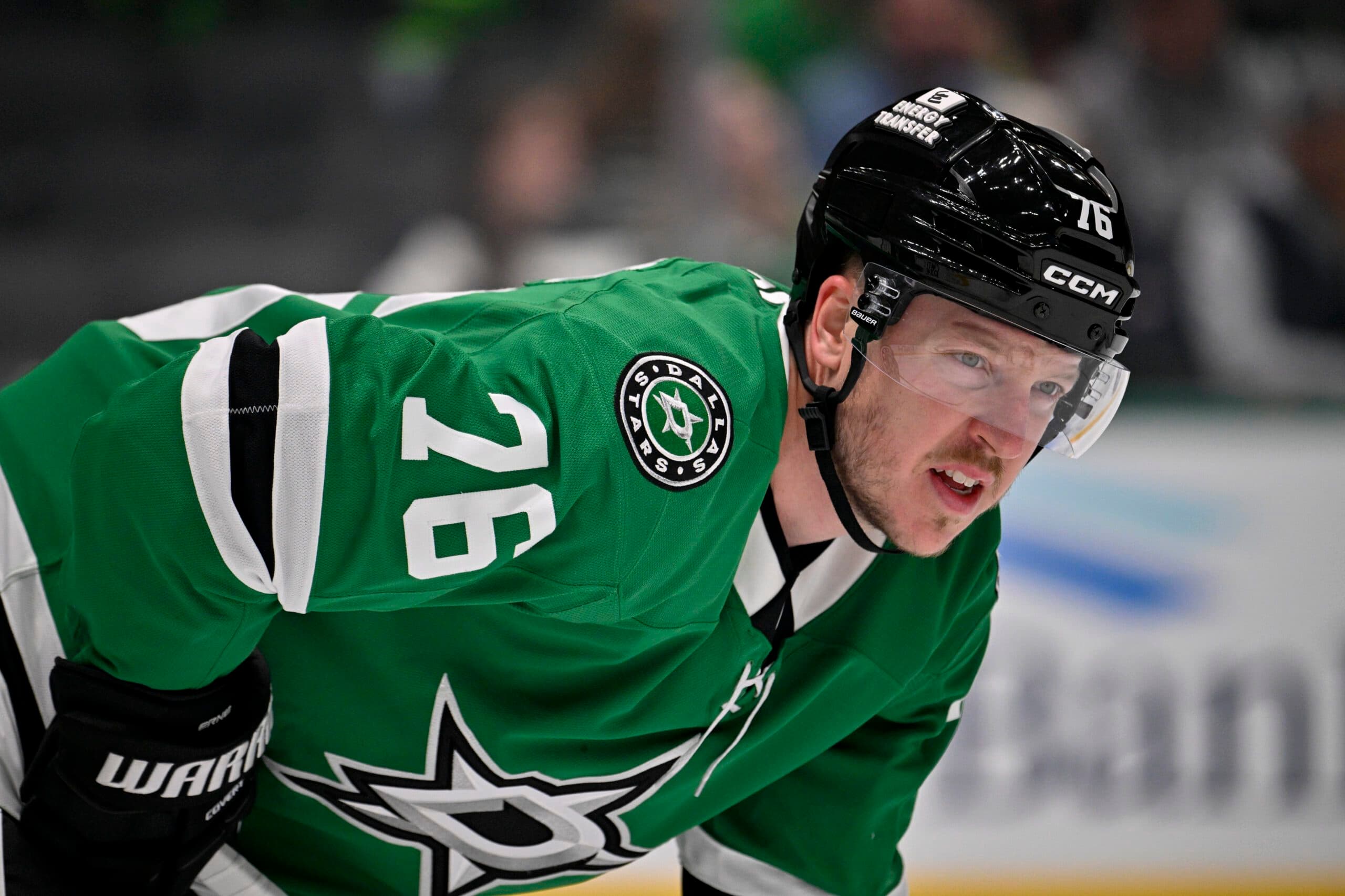 Stars sign Adam Erne to one-year contract