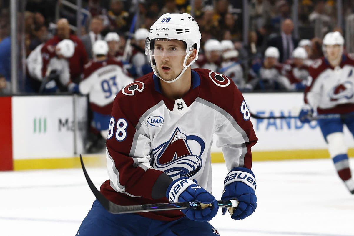 Avalanche sign Martin Necas to eight-year, $92 million contract