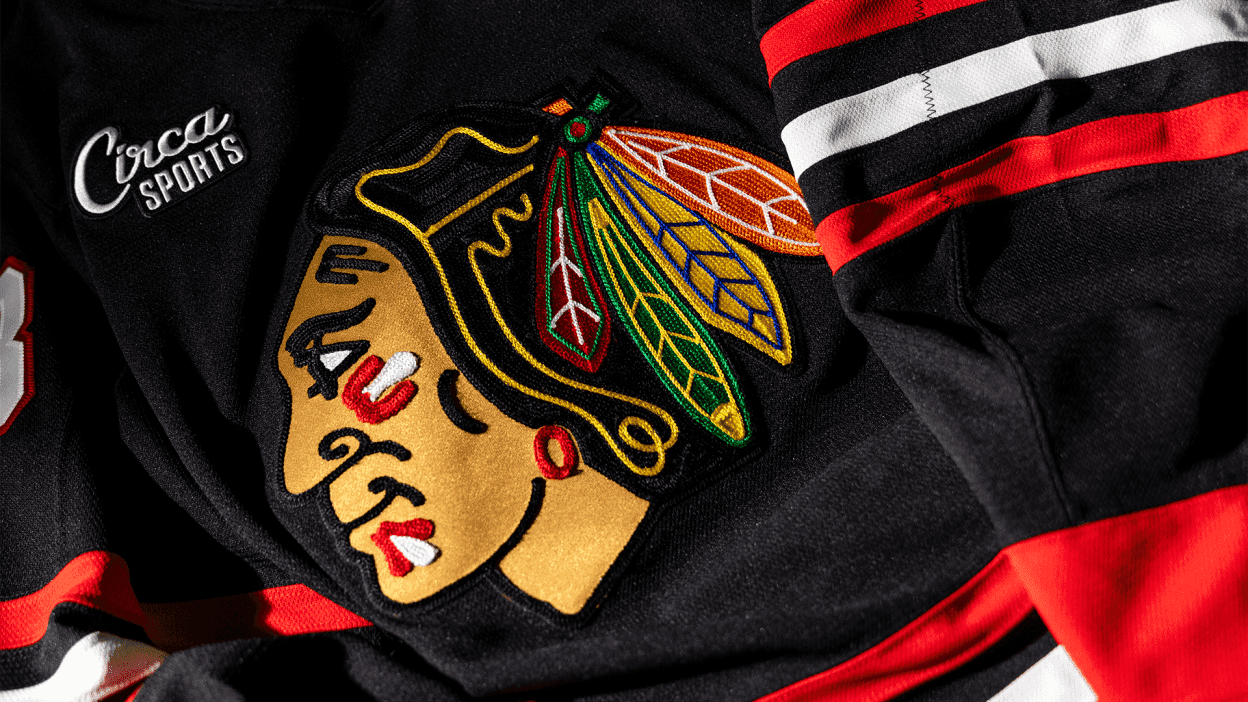 Blackhawks announce return of black alternate jersey