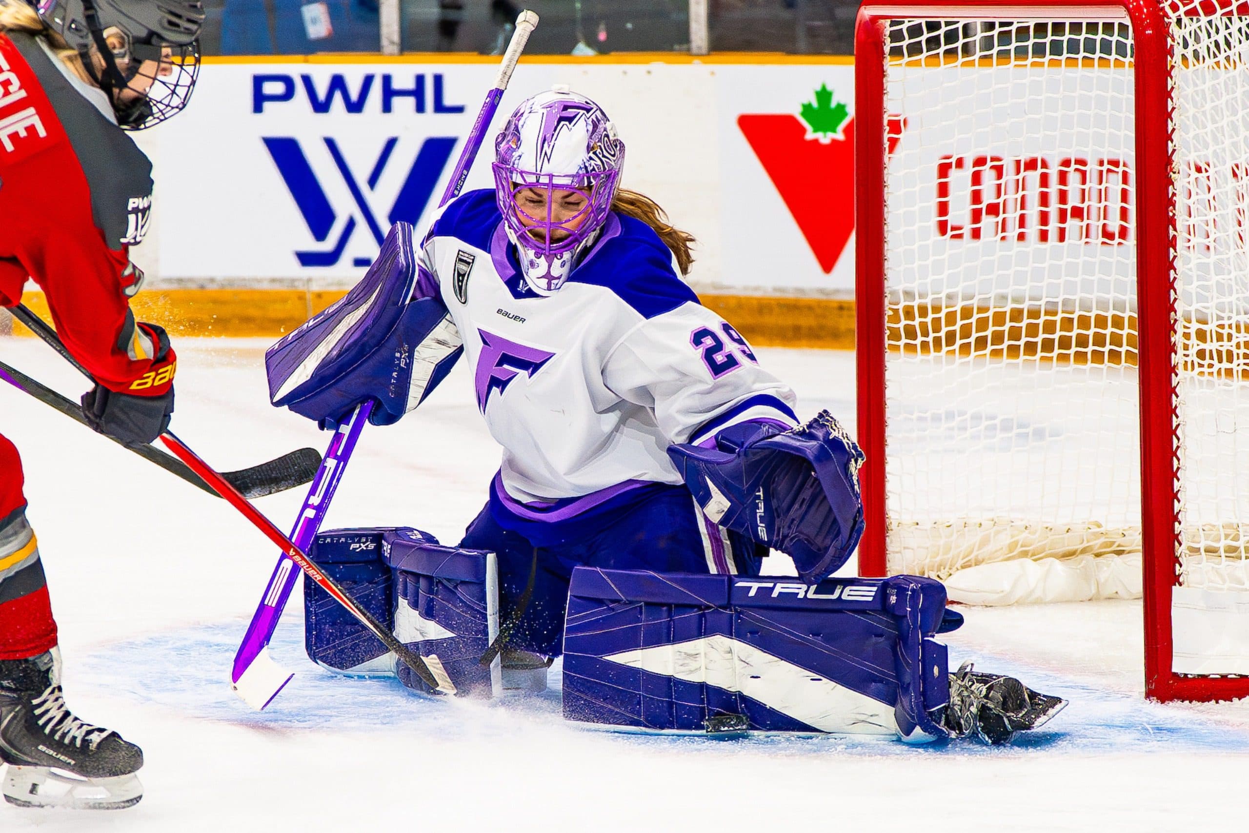 Minnesota Frost goaltender Nicole Hensley