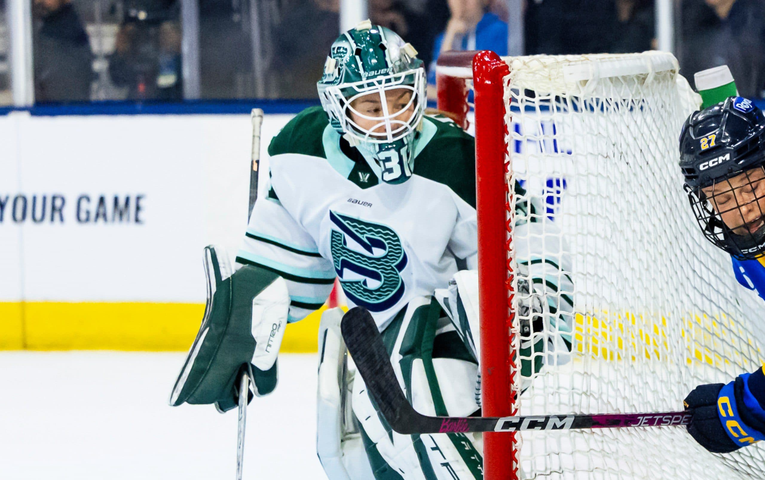 Boston Fleet goaltender Aerin Frankel