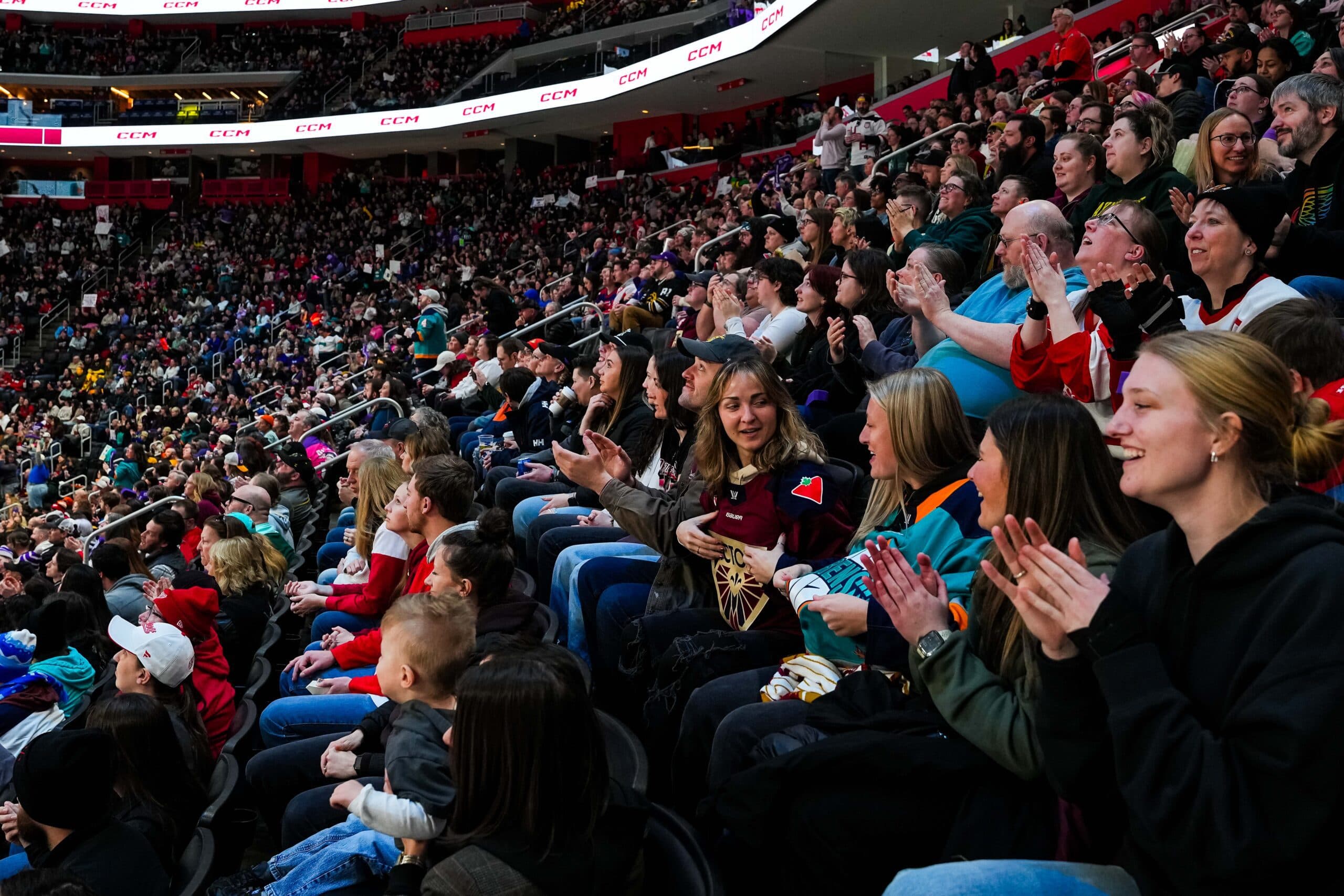 New York Sirens vs. Montreal Victoire - Detroit