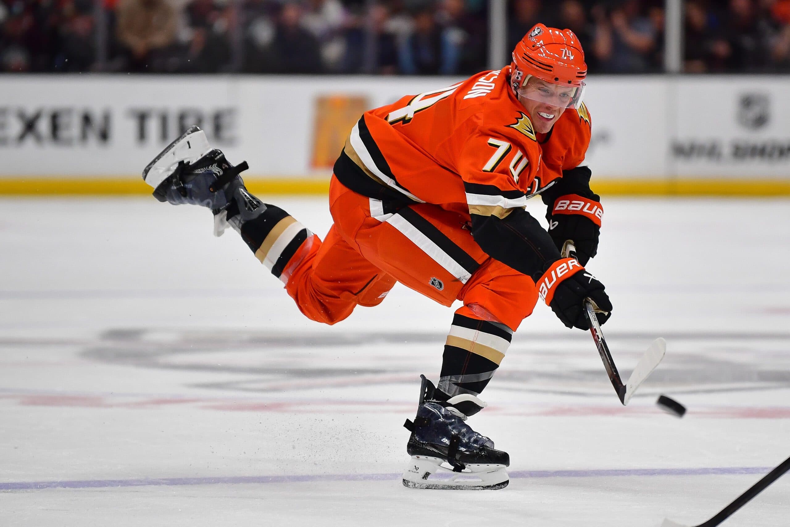 Lightning sign John Carlson to two-year contract