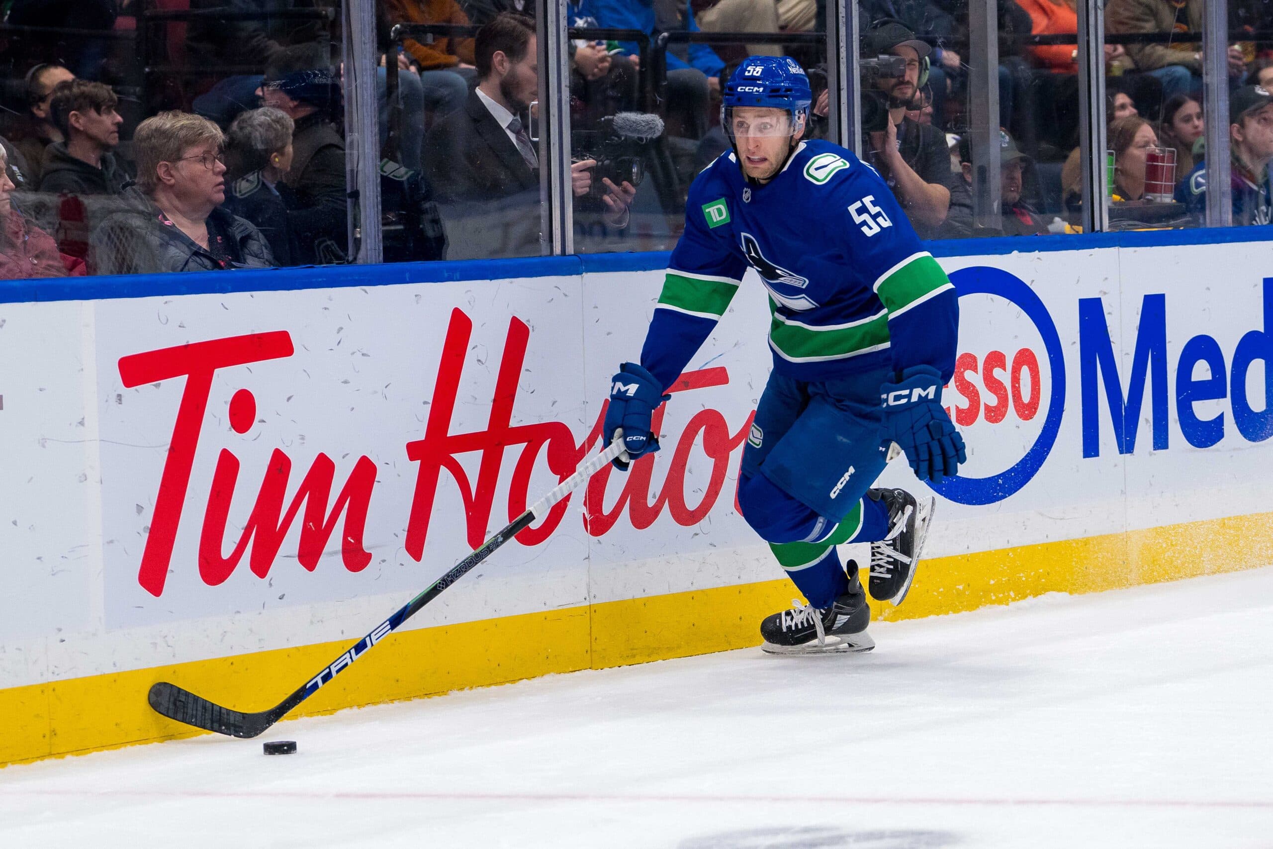 The deal will carry a cap hit of $900,000 at the NHL level.