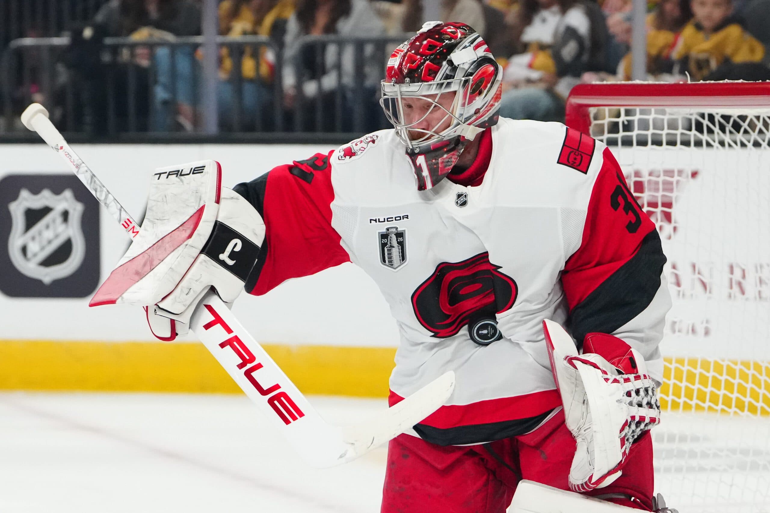 Hurricanes’ Andersen injured knee in Game 2