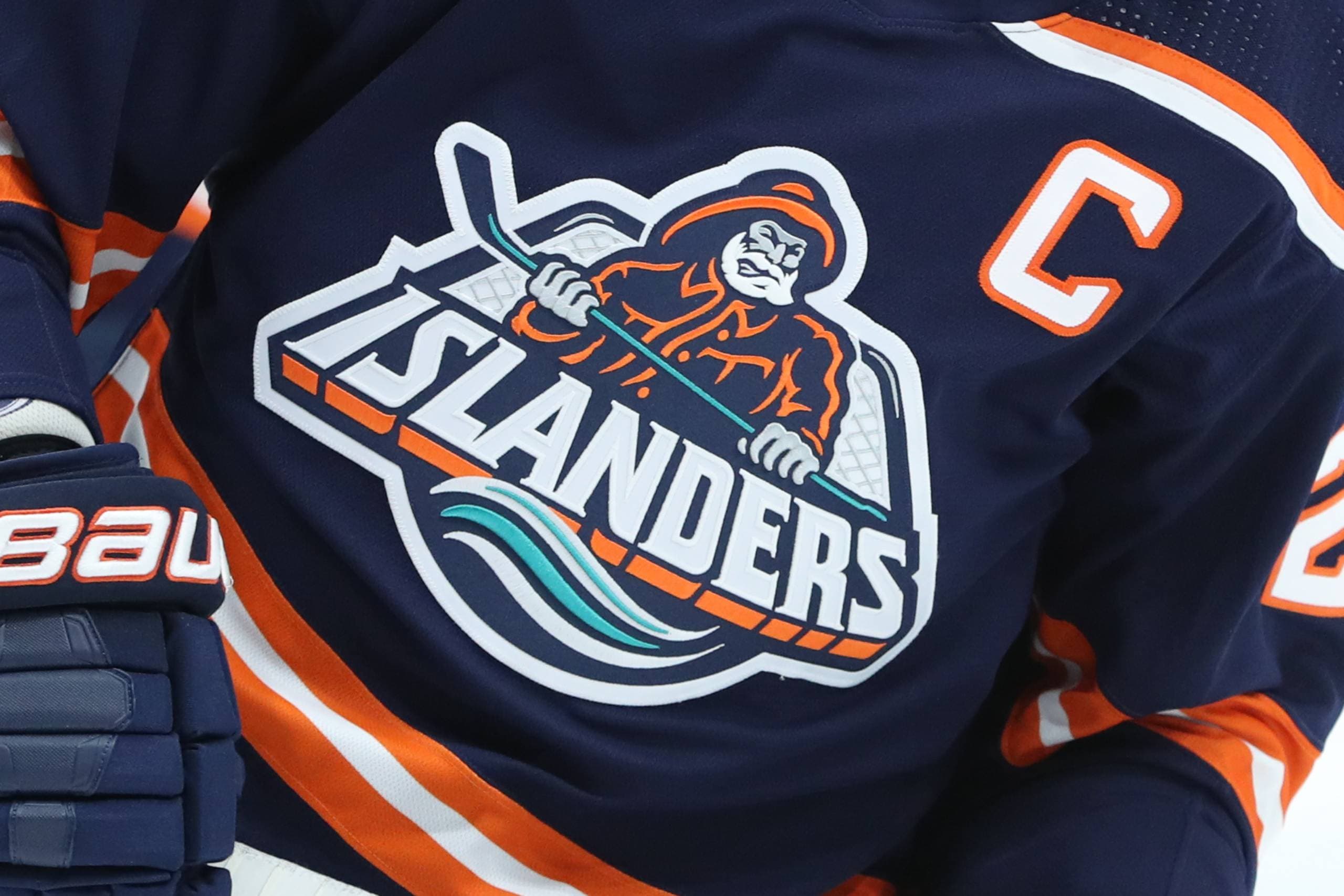 Islanders to have fans help design new third jersey
