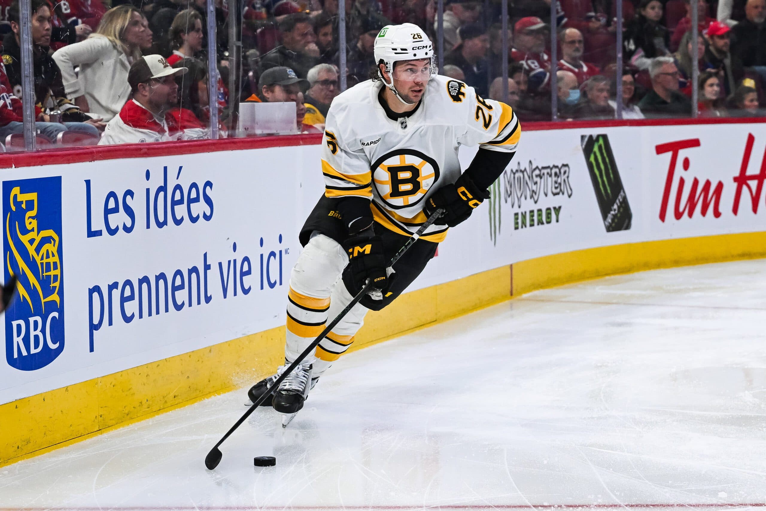Mammoth sign Andrew Peeke to one-year contract