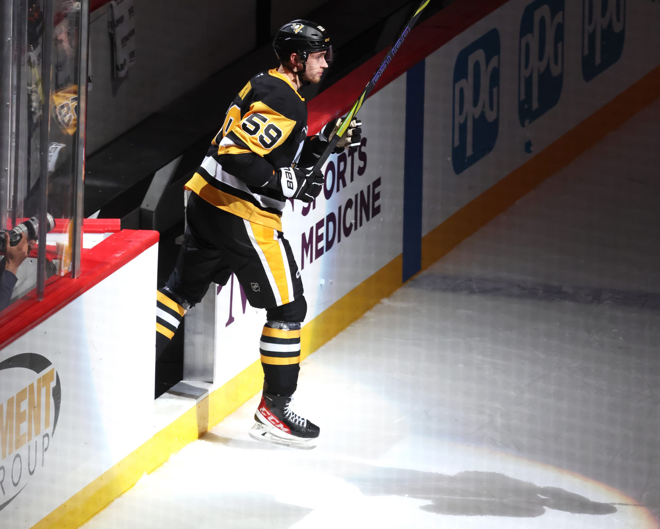 Penguins sign Chinakhov, three others to contracts